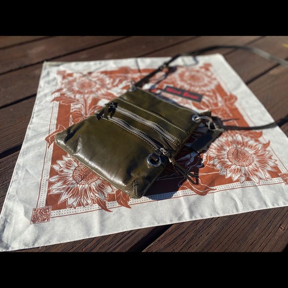 NINO BOSSI - Genuine Leather Olive Green Purse - Picture 5 of 7